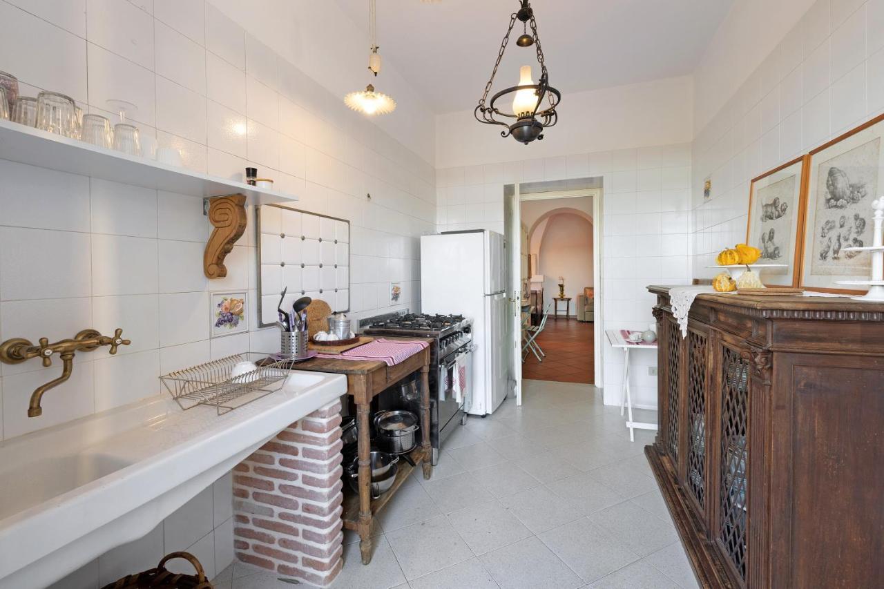 Residenza Stoechas White Apartment Albenga Bagian luar foto