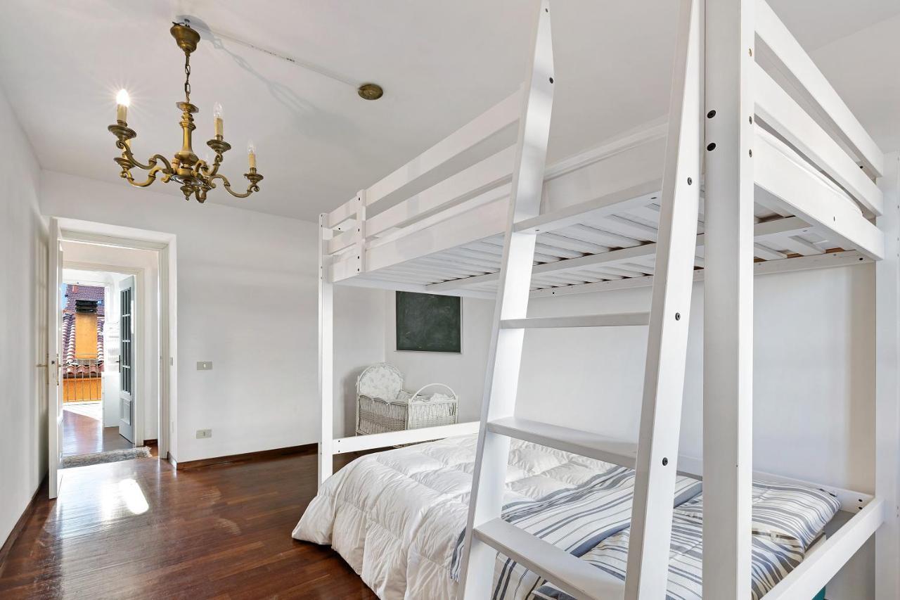 Residenza Stoechas White Apartment Albenga Bagian luar foto