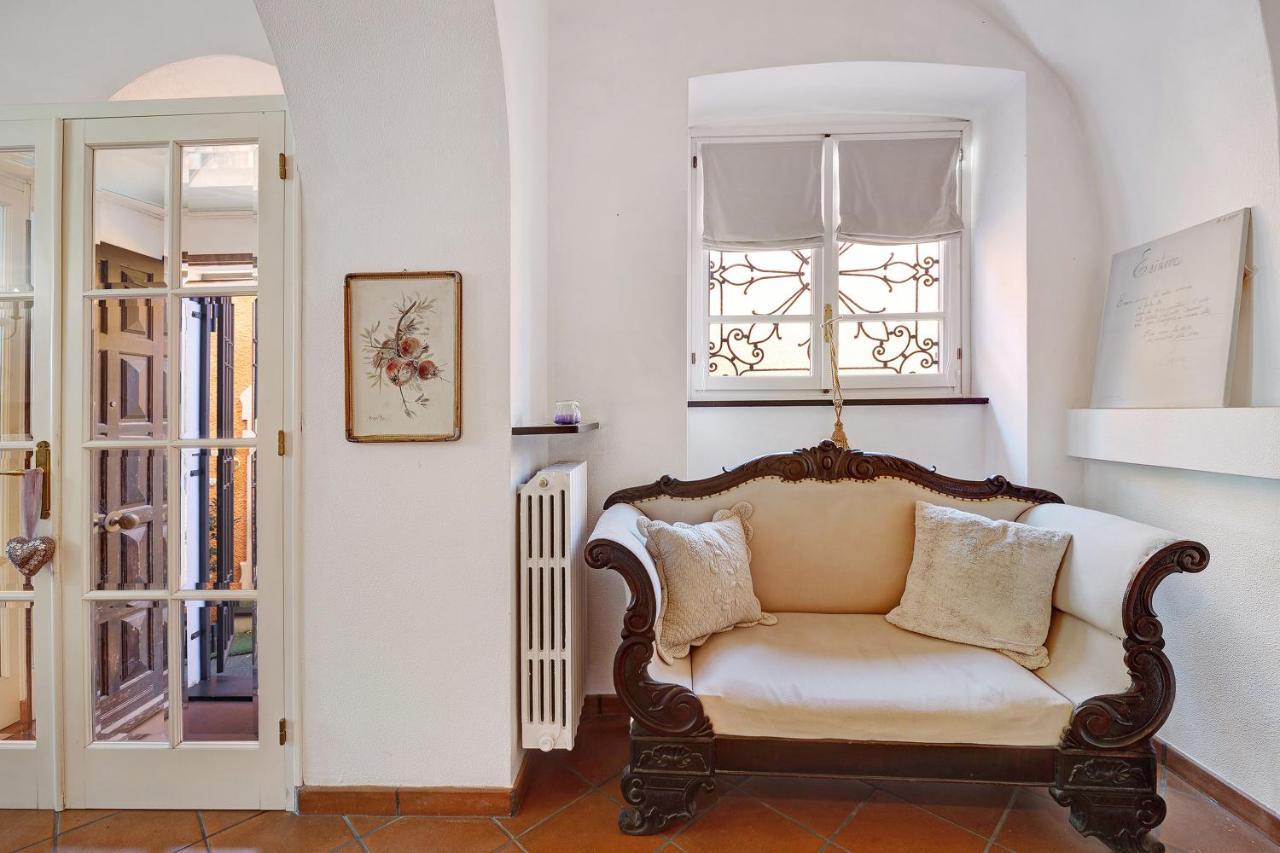 Residenza Stoechas White Apartment Albenga Bagian luar foto