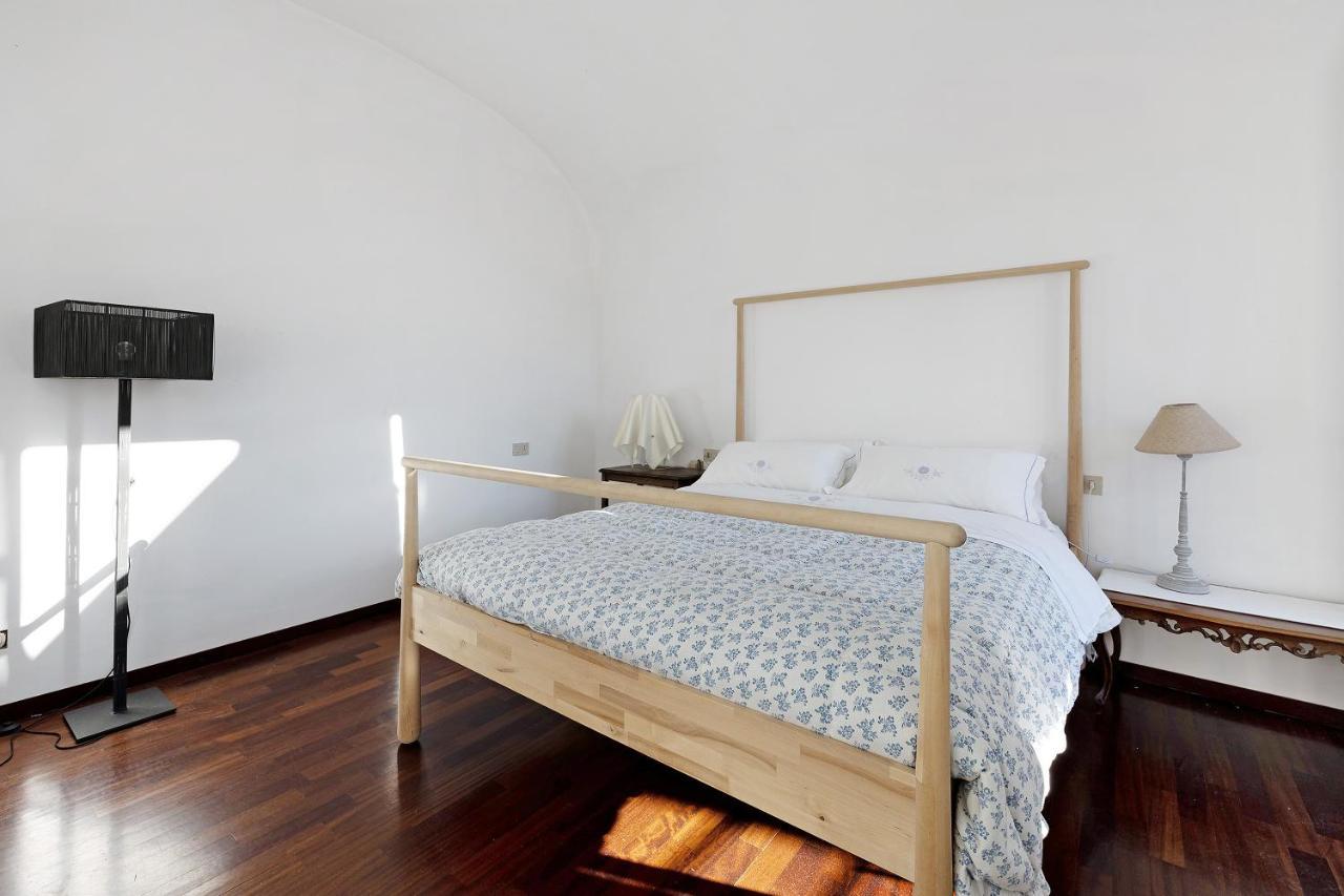 Residenza Stoechas White Apartment Albenga Bagian luar foto