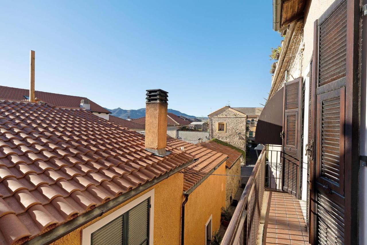 Residenza Stoechas White Apartment Albenga Bagian luar foto