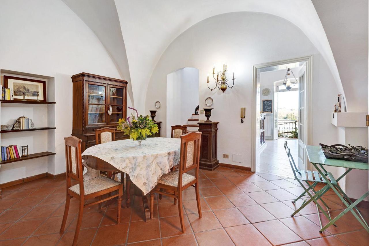 Residenza Stoechas White Apartment Albenga Bagian luar foto