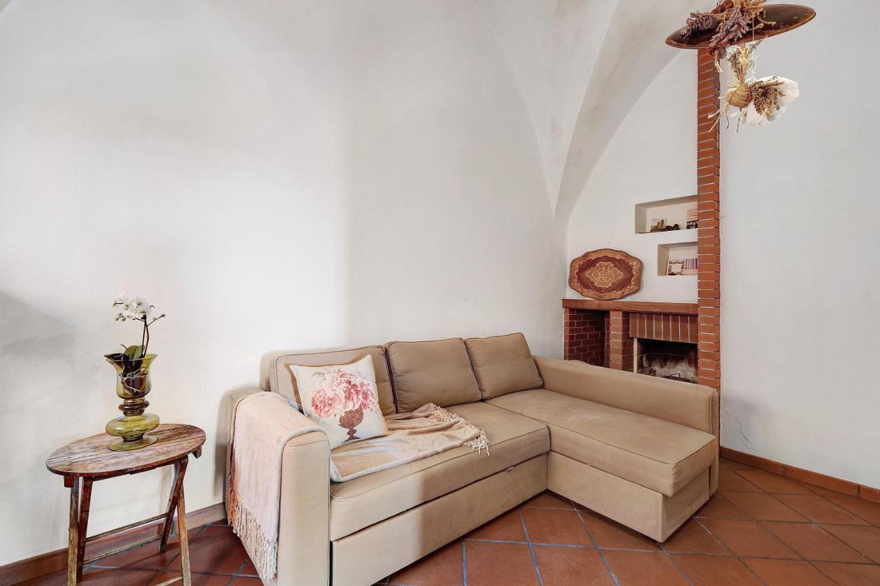 Residenza Stoechas White Apartment Albenga Bagian luar foto